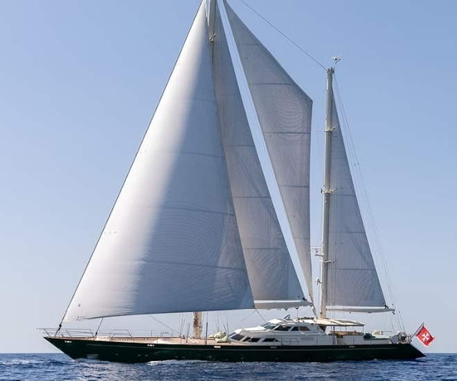 The refurbished 37m Perini Navi Norfolk Star FEATURED